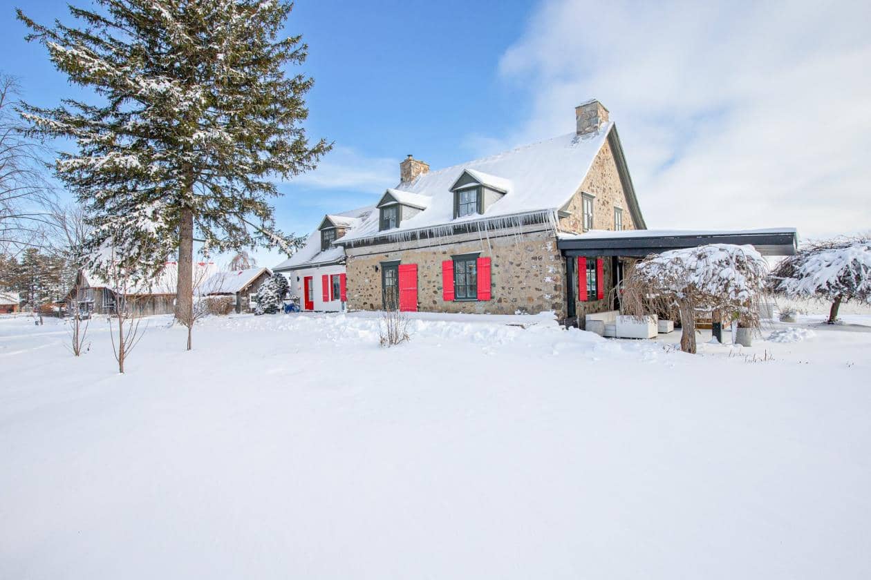 Une fermette ancestrale pour 1 990 000$