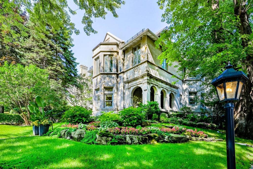 Une gigantesque maison à vendre pour 4 995 000$