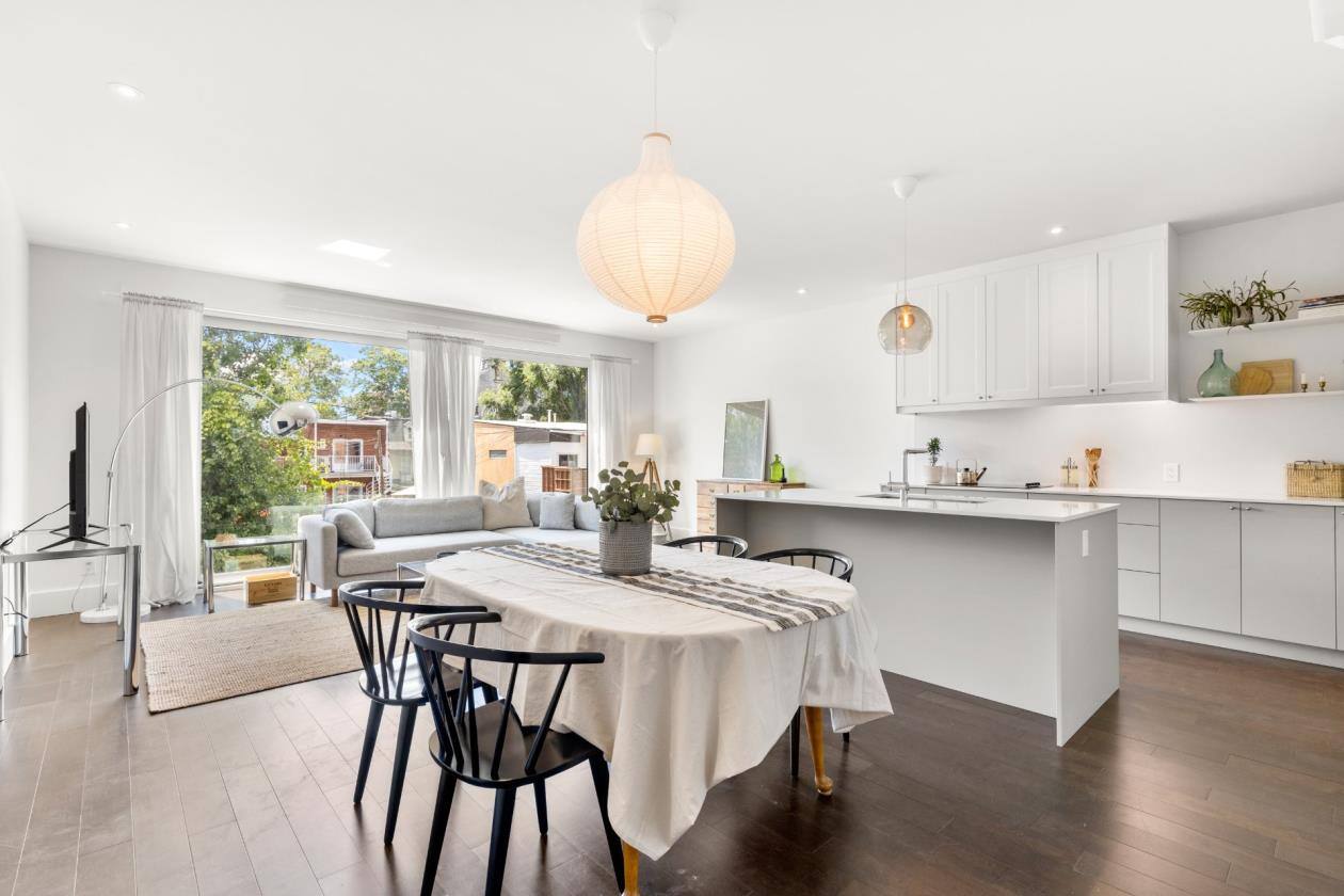 Un condo entièrement rénové à 660k