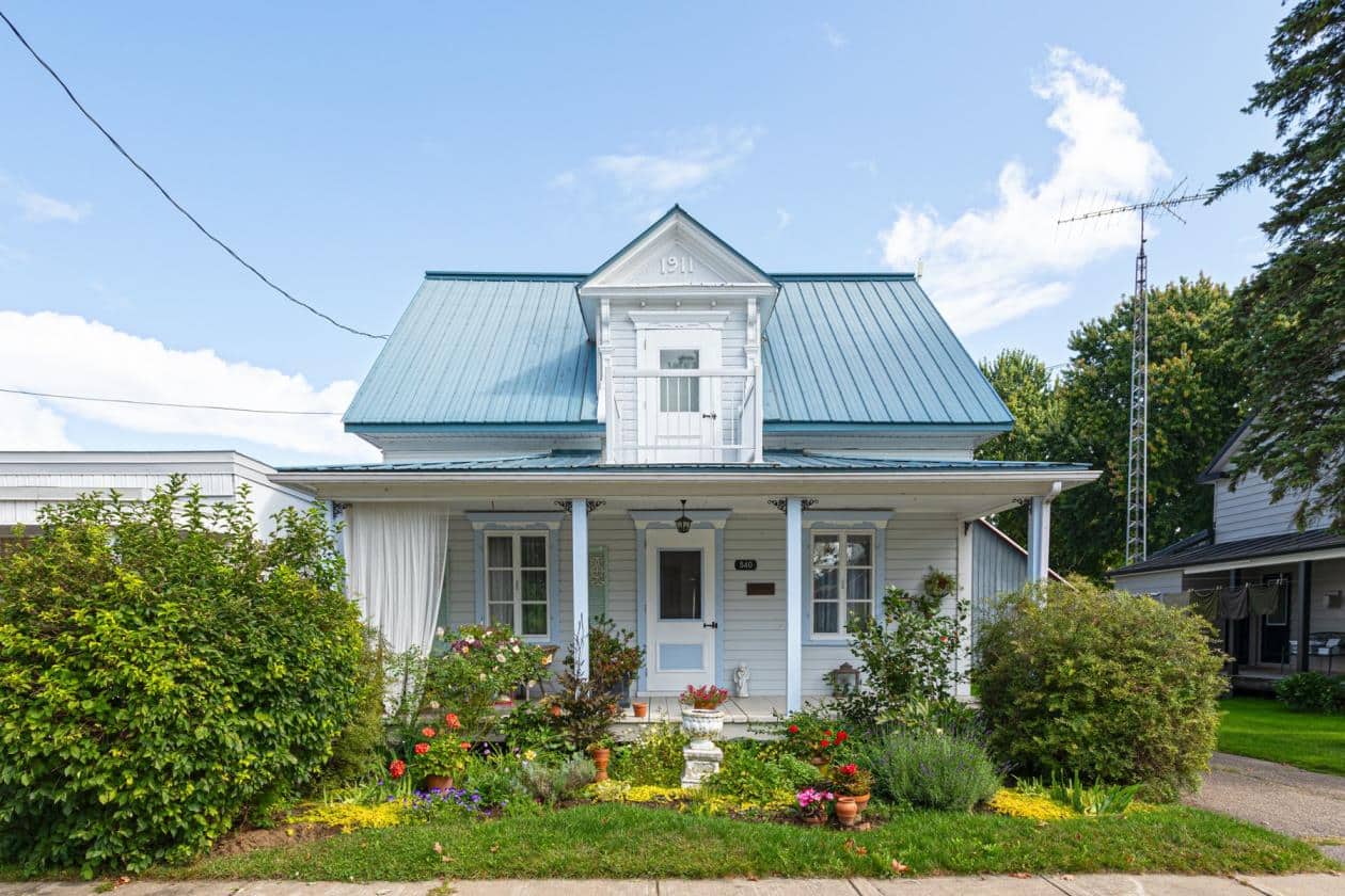 Une maison de poupée à vendre à Saint-Justin