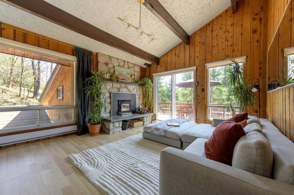 Une maison avec accès au lac à vendre pour 499K $