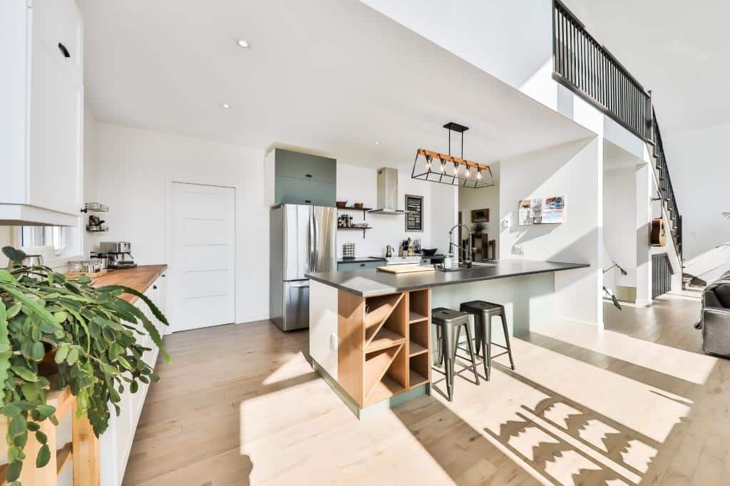 Une immense maison à vendre pour seulement 749k