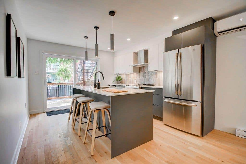 Un joli duplex tout rénové à 1 175 000$