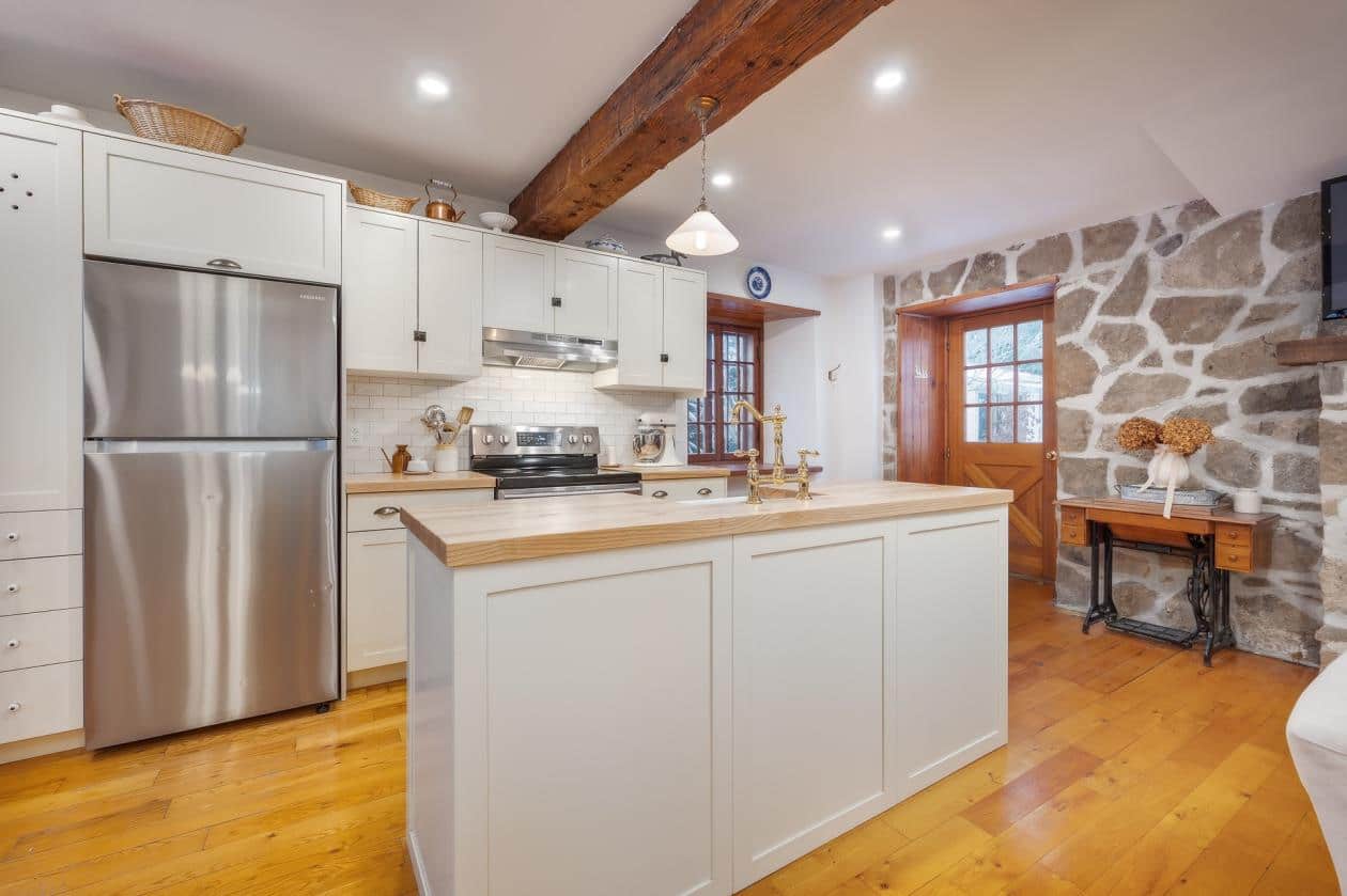 Une maison ancestrale à vendre pour 575 000$