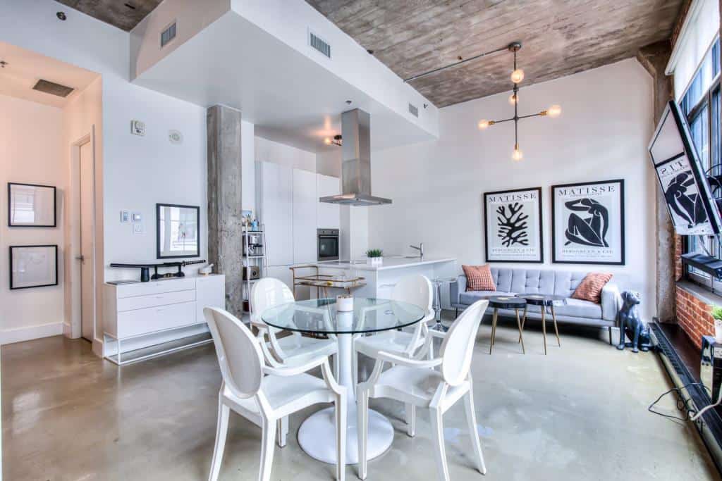 Un chaleureux studio loft à vendre pour 570 000$