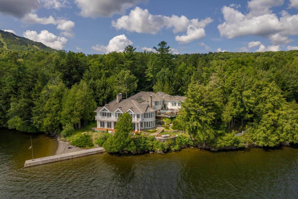 Une maison à 18.5M à vendre en Estrie