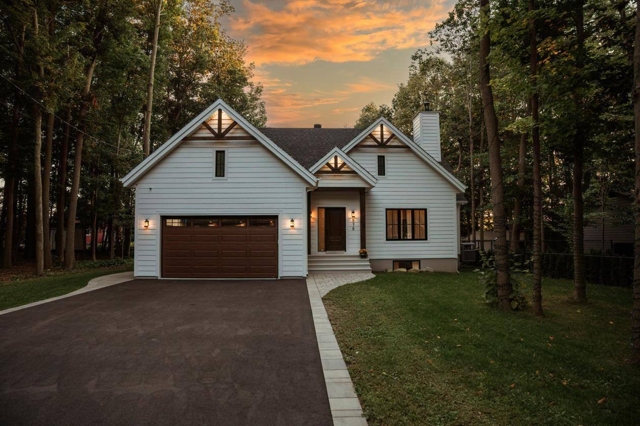 Une «modern farmhouse» avec gym et piscine à 1,2M$