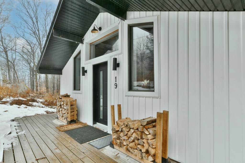 Un chalet ayant accès au lac Indien pour 279 000$