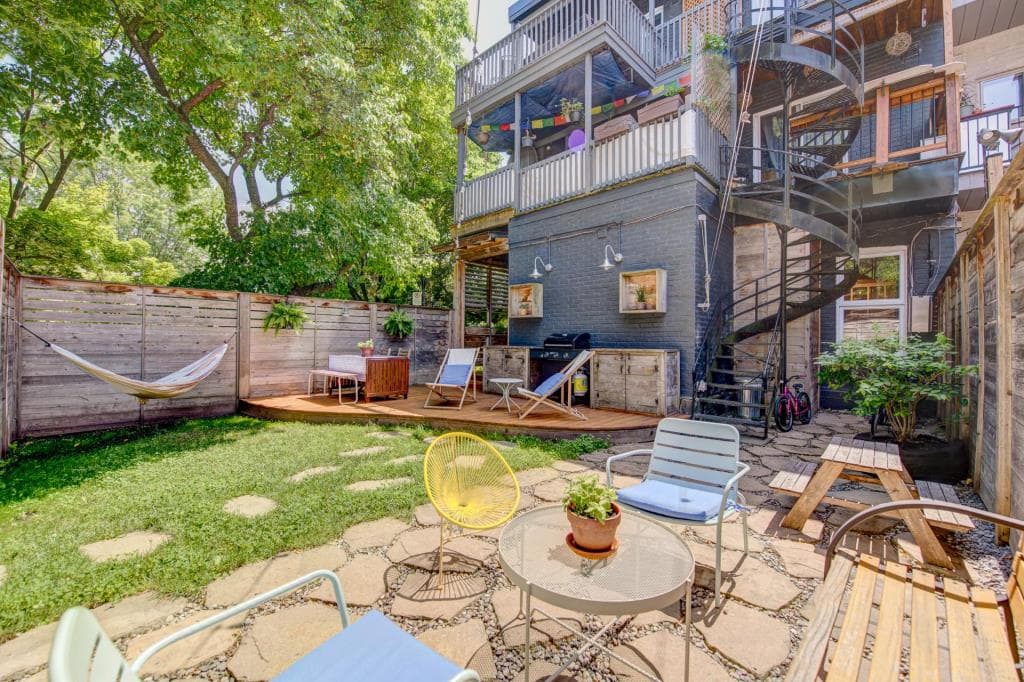 Un condo WOW avec une cour arrière à 579 000$