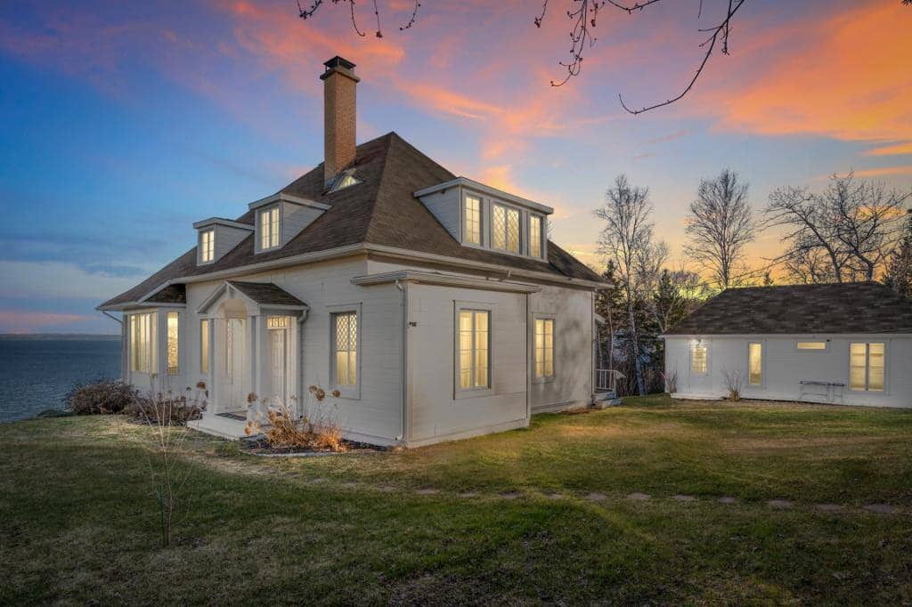 Une maison centenaire de rêve pour 985 000$ 