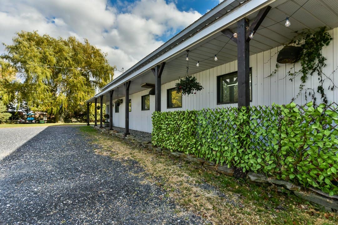 Une fermette située sur un parc équestre à vendre à SaintMathiassur