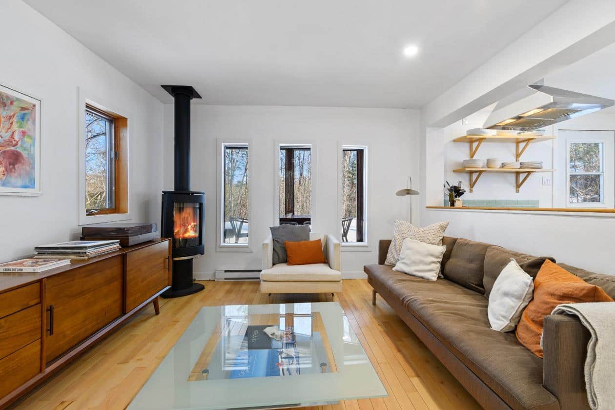 Une étonnante maison en nature au prix de 639 000$