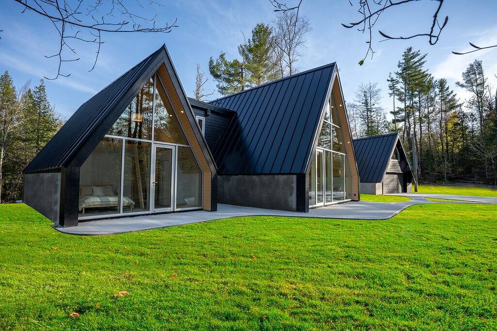 Maison A-frame néo-scandinave à vendre pour 1.2M$