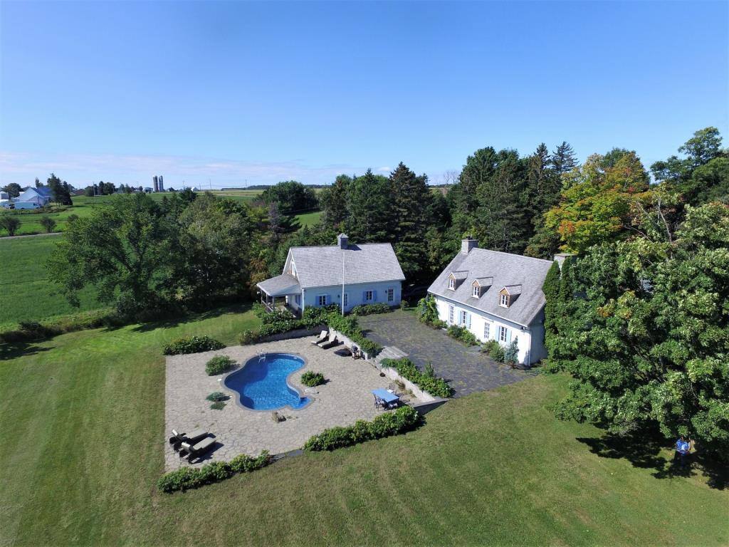 Une maison de 1677 à vendre pour 1 295 000$