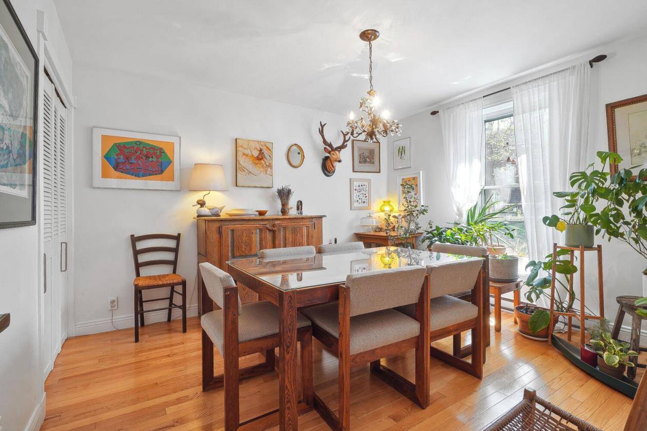 Une maison rénovée à vendre pour 754 900$