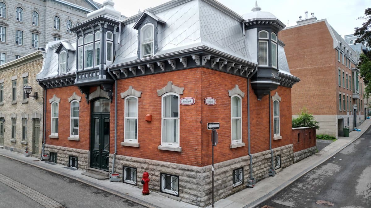 Magnifique maison centenaire à vendre à 1,395,000$