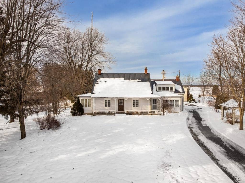 Une adorable maison ancestrale pour 825 000$