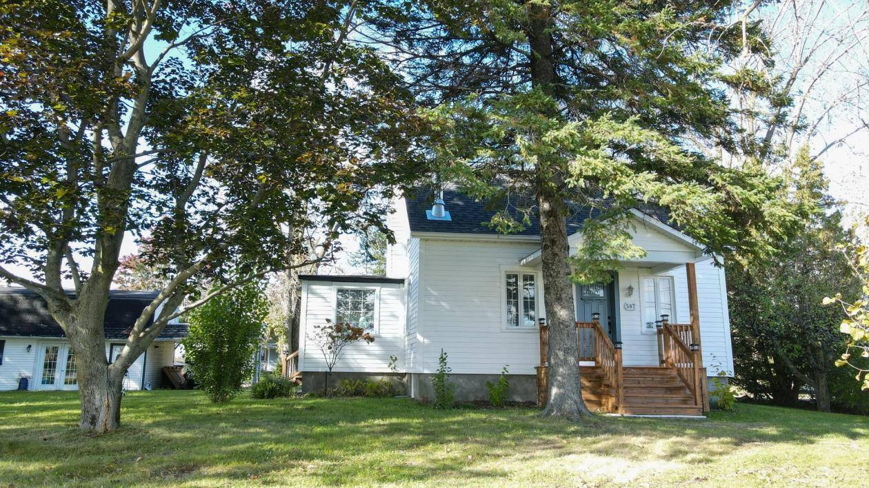 Une charmante maison de campagne au bord de l’eau à vendre à Saint