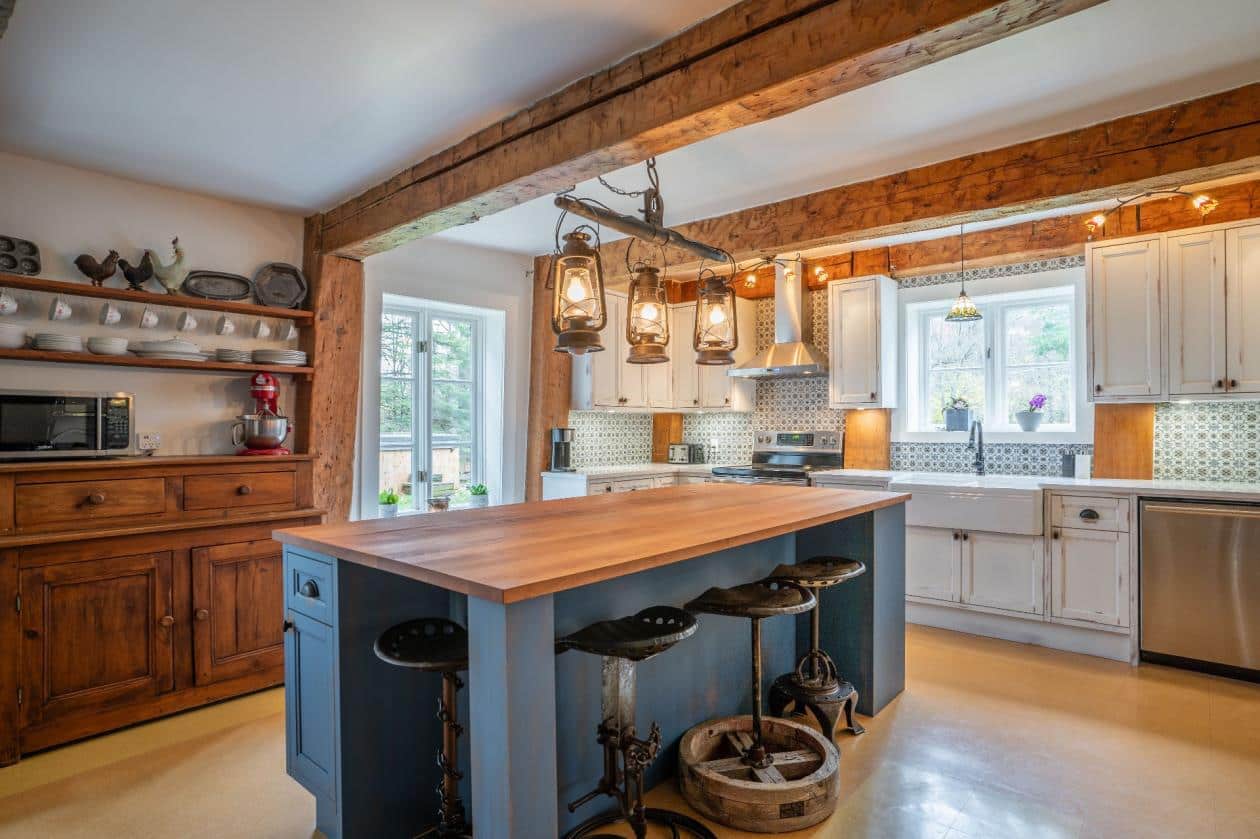 Une jolie maison centenaire à vendre à St-Victor