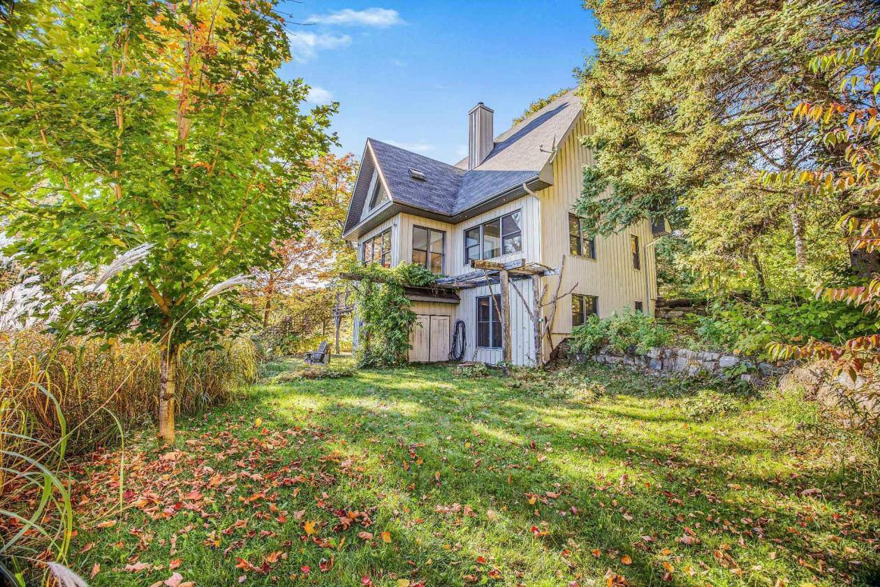 Une propriété unique de SaintAlphonseRodriguez nichée au bord d’un