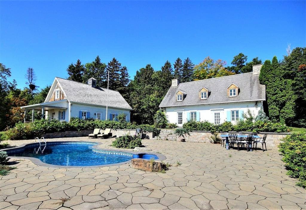 Une propriété de 1677 avec maison d’invités et vue sur le fleuve pour 1