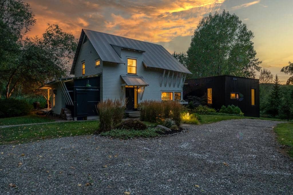 Une maison d'architecte sur grand terrain à vendre