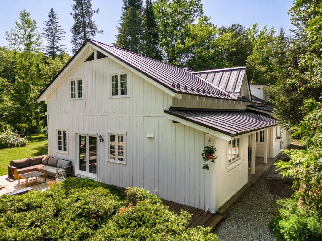 Une adorable maison de campagne à vendre à Eastman pour 595 000 24