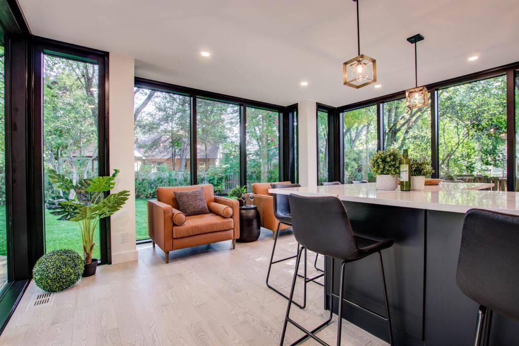 Une maison moderne avec grand terrain à 2,3 M$ 