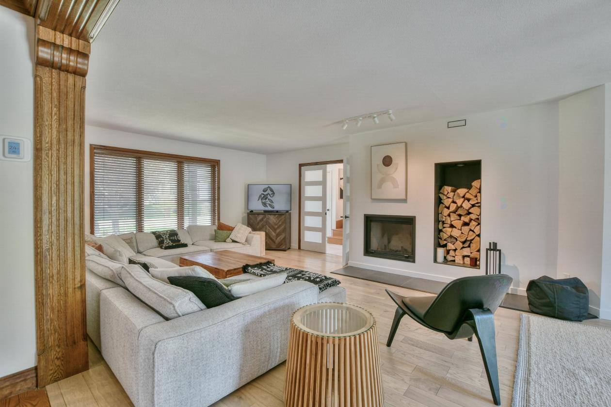 Une maison lumineuse et design près de la rue Principale à Saint ...