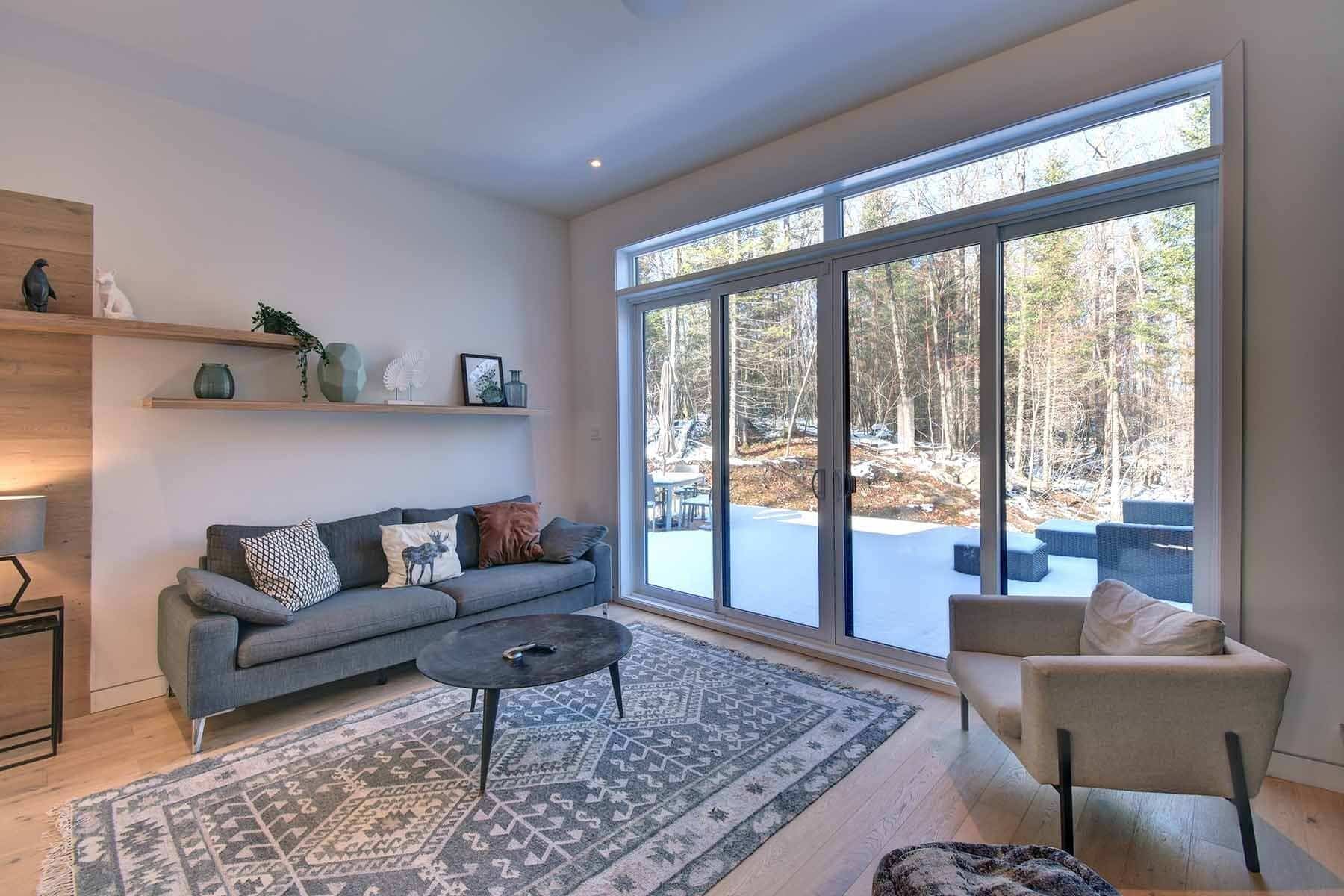 Une maison moderne à vendre pour 795 000$ 