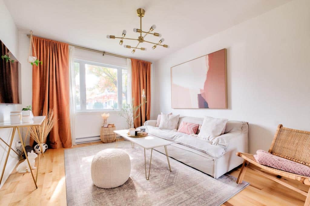 Une jolie maison rénovée avec goût à Brossard 