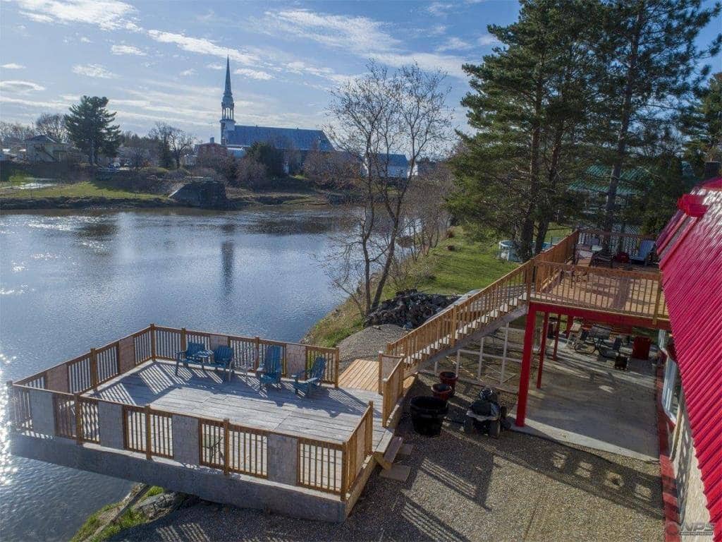 Une grange transformée en loft à vendre pour 375 000 à SainteClotilde