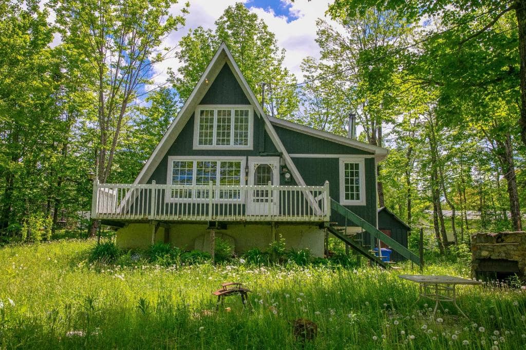 Une maison A-Frame des 70s à vendre pour 349 000$