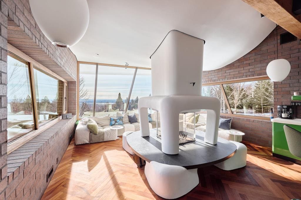 Une maison «courbée» à vendre pour 3 000 000 $ 