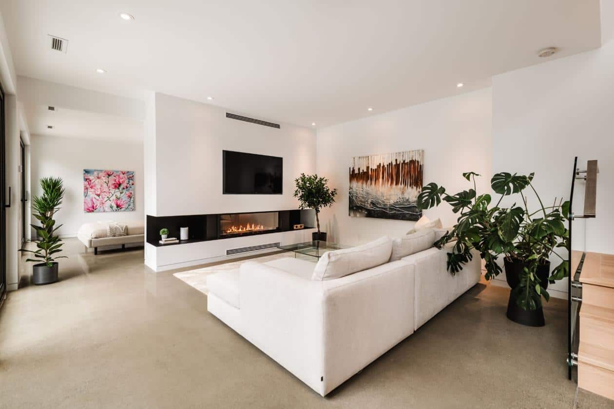 Une maison au design épuré à vendre pour 1.4M$