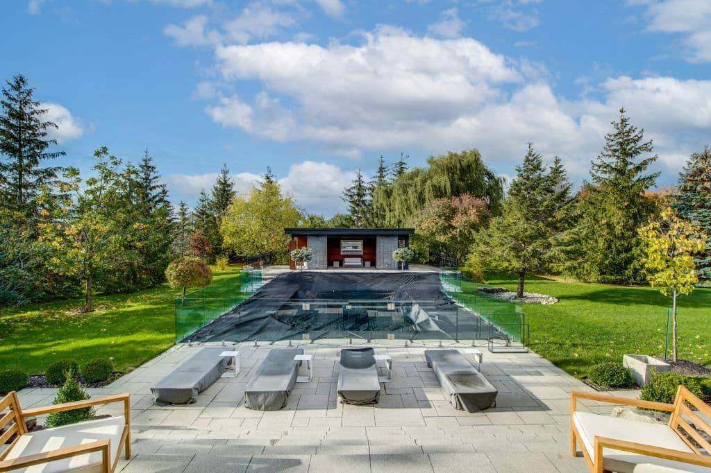 Une immense maison très «glamour» avec cinéma maison, à vendre pour 4