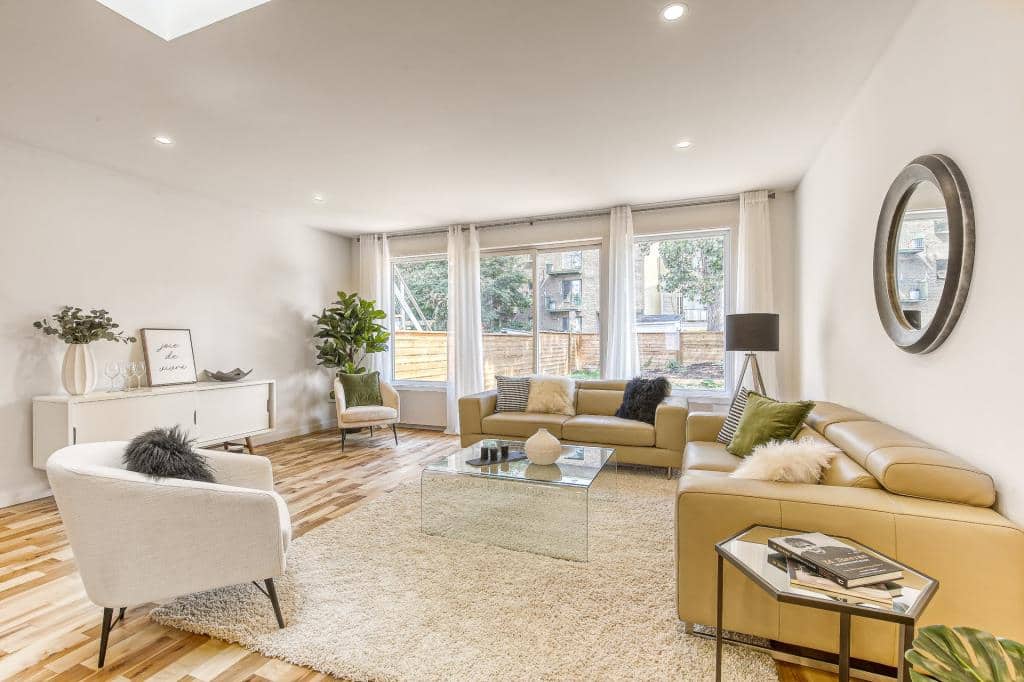 Un cottage avec une cour de rêve pour 1 295 000$