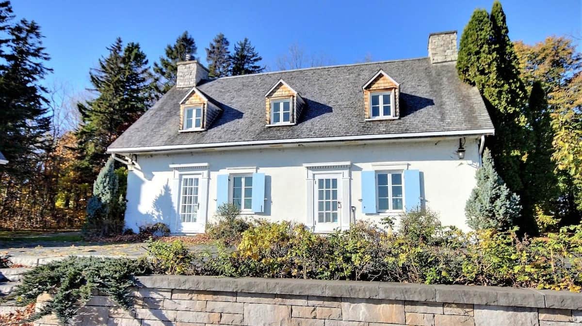 Ancestral home with spectacular river view on Île d’Orléans for sale for ,195,000 Ancestral home with spectacular river view on Île d’Orléans for sale for ,195,000