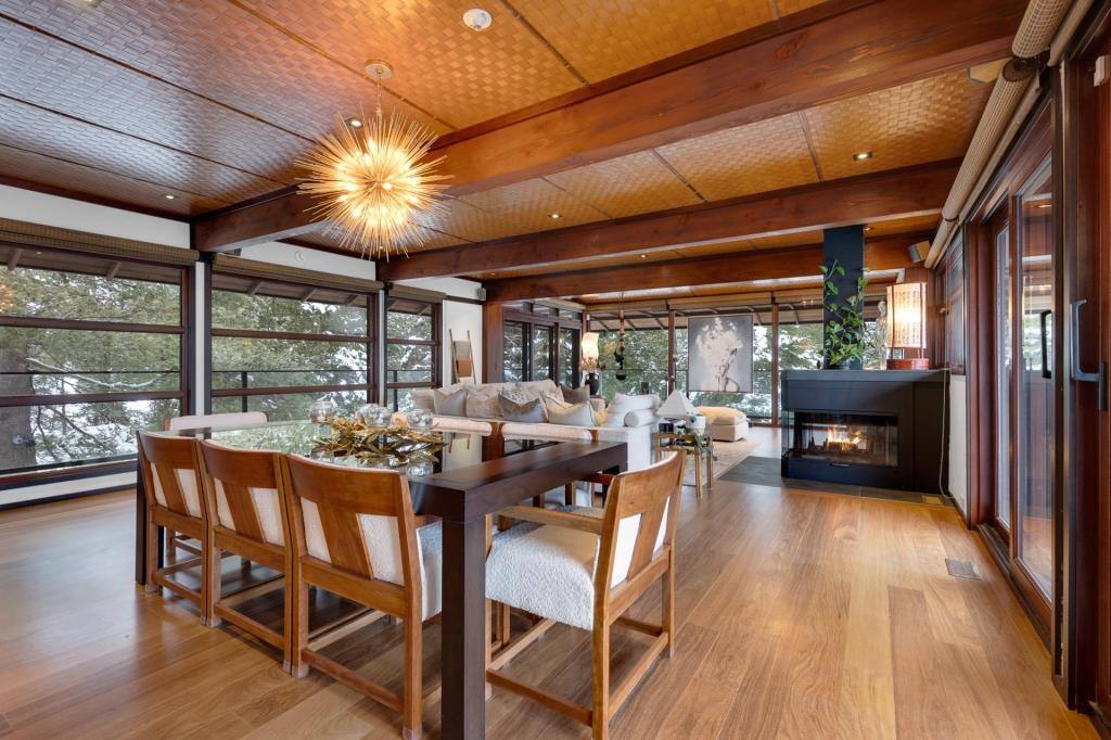 Une maison de style japonais à vendre pour 2.4M$