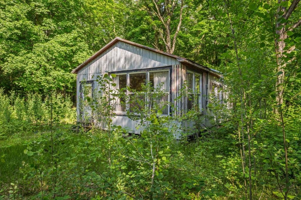 Un minuscule chalet à vendre pour 88 000$