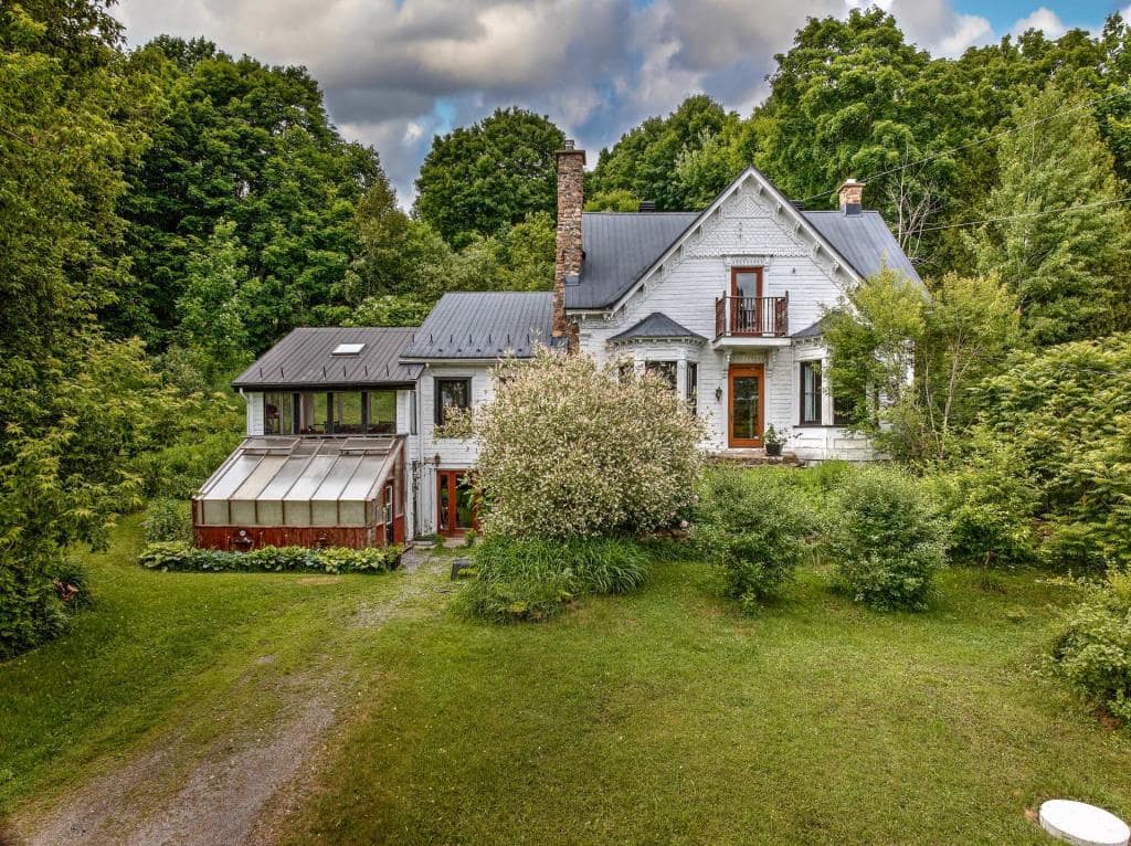Une fermette centenaire à vendre pour 598 500$