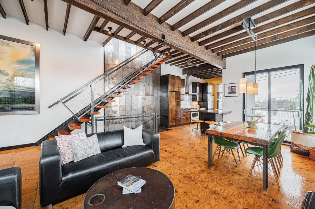 Une propriété avec terrasse à 1 199 000$