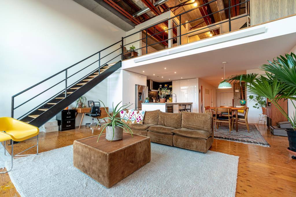 Un incroyable condo de Limoilou sur deux étages avec une terrasse sur le toit à 599 000 Silo 57