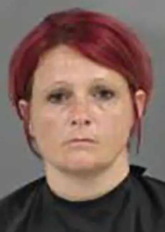 Une m&egrave;re abandonne ses 3 enfants sur une &icirc;le