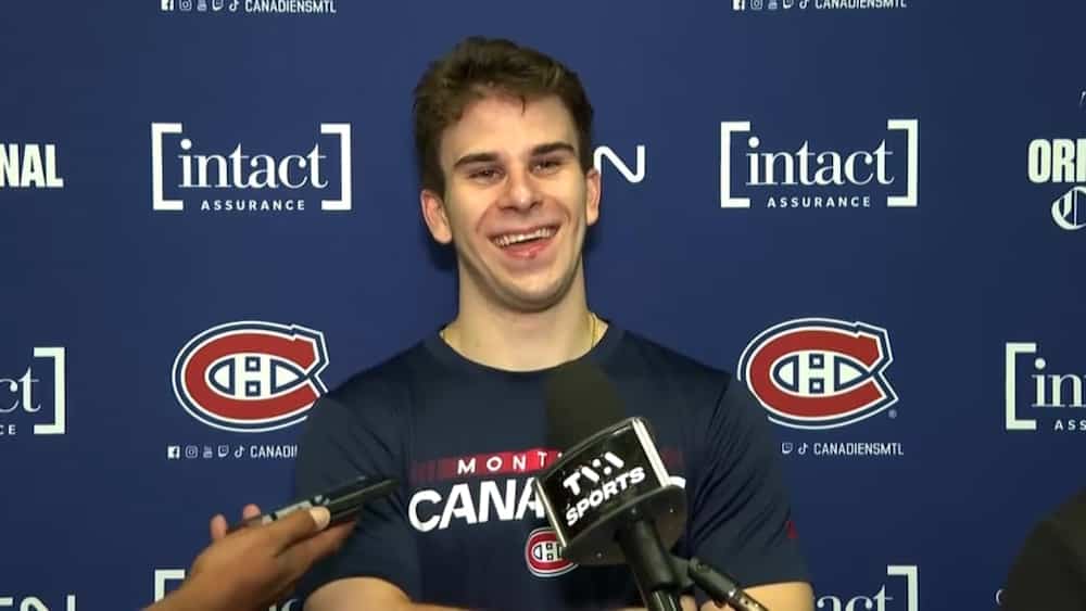 Quand l'appartement de Juraj Slafkovsky devient un sujet viral en Slovaquie à cause de Filip Mesar