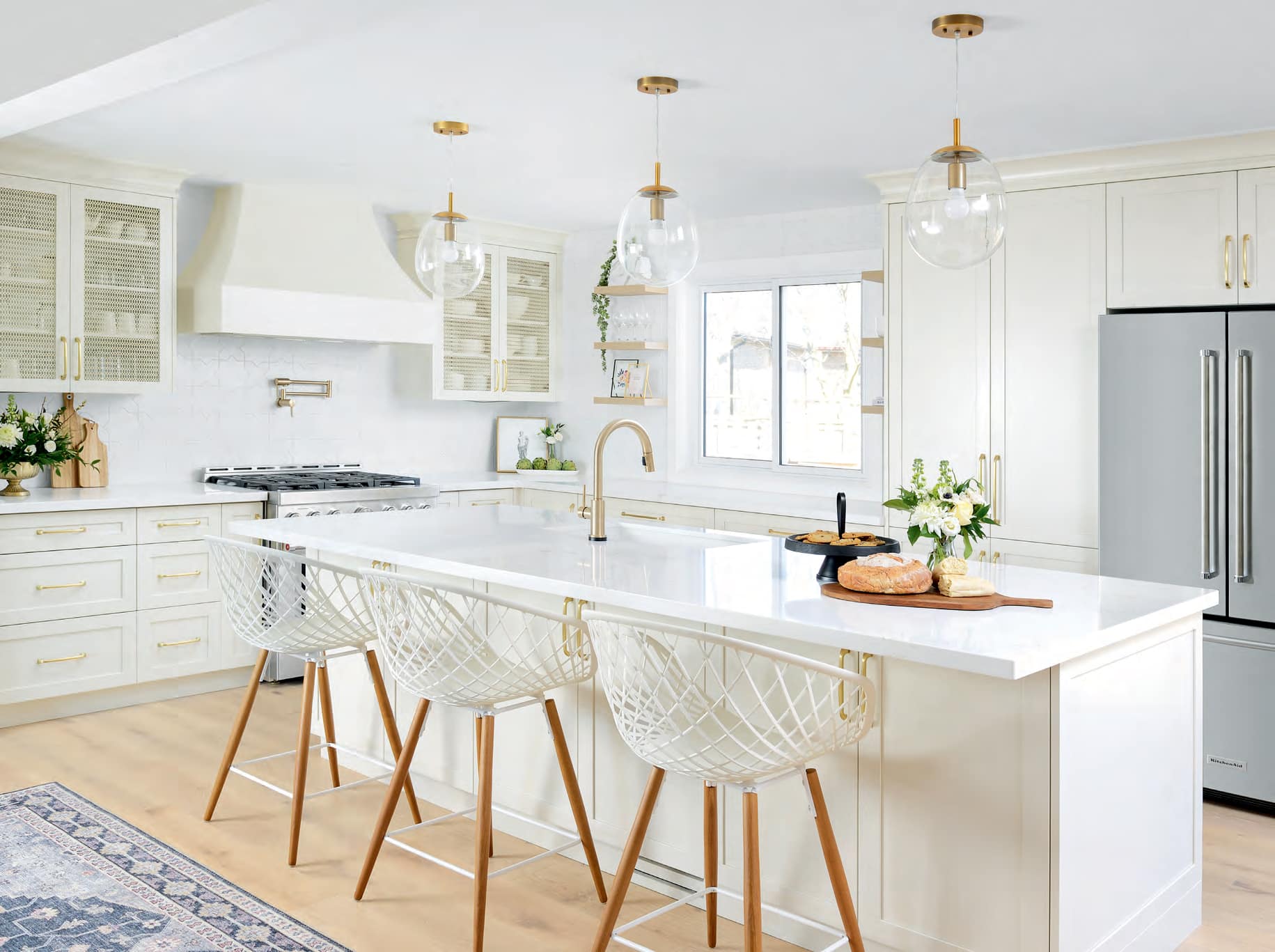 Une cuisine aux tons neutres de style intemporel 