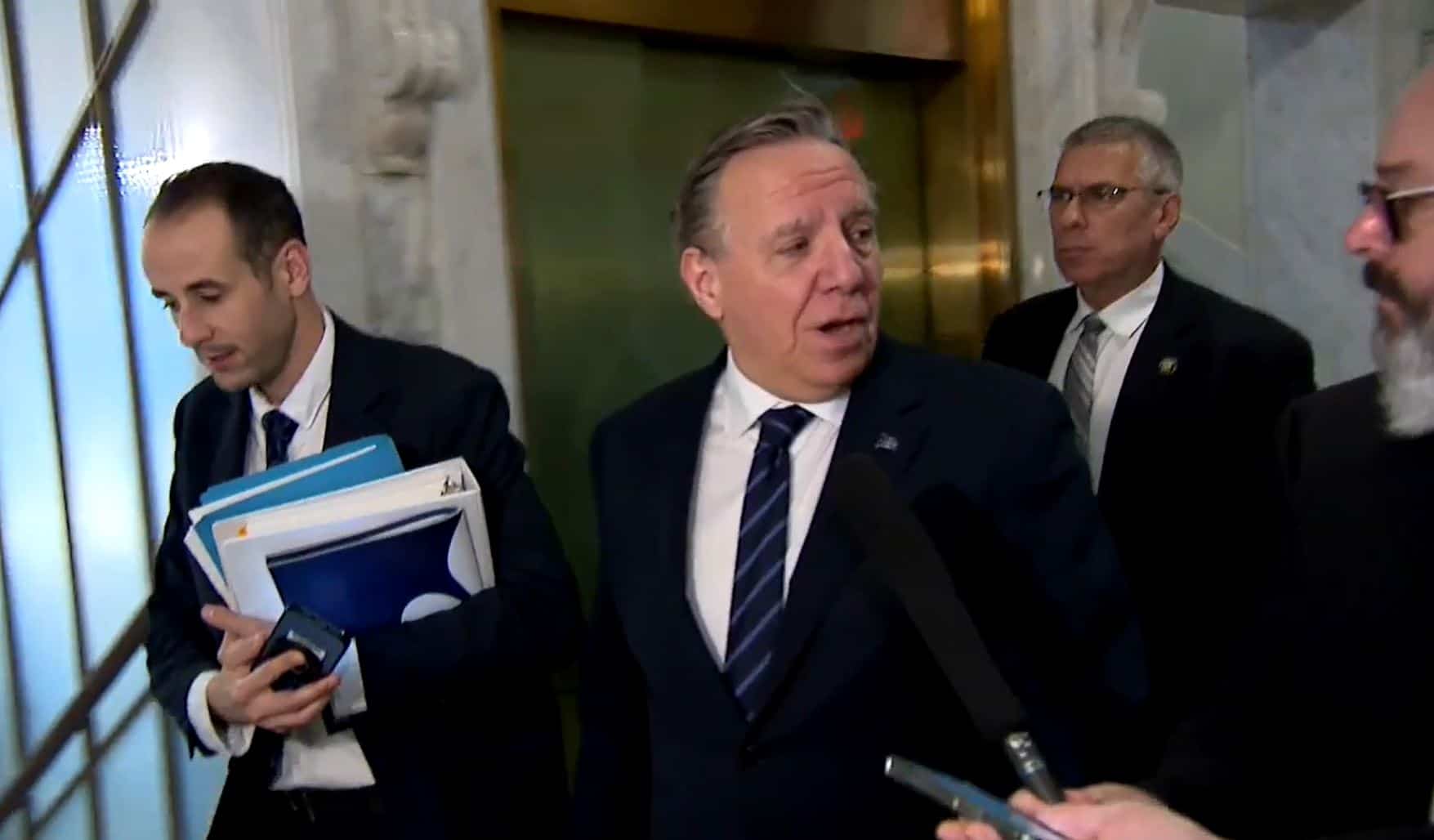 Attaque envers Jean Charest: son fils critique Fran&ccedil;ois Legault