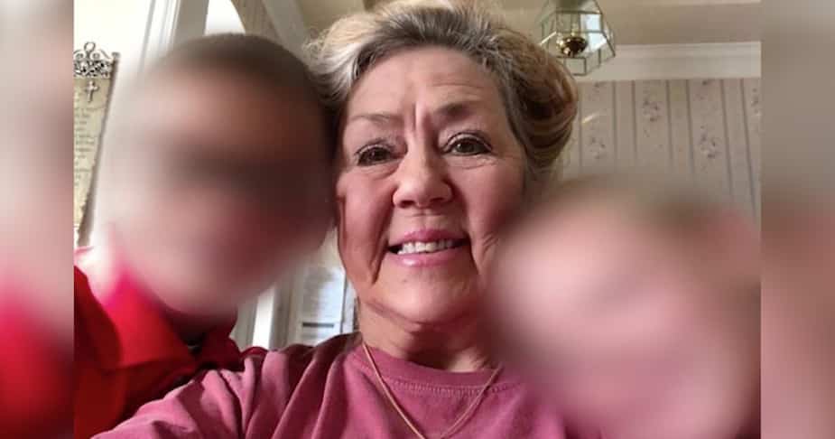 Image principale de l'article Ils vivent 5 jours avec le cadavre de leur mère