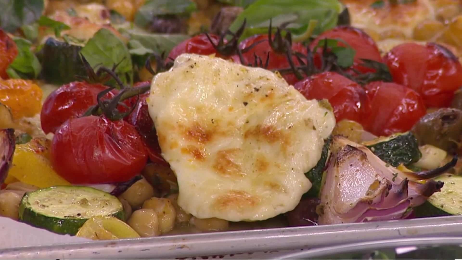 Plaque de fromage halloumi et de pois chiches