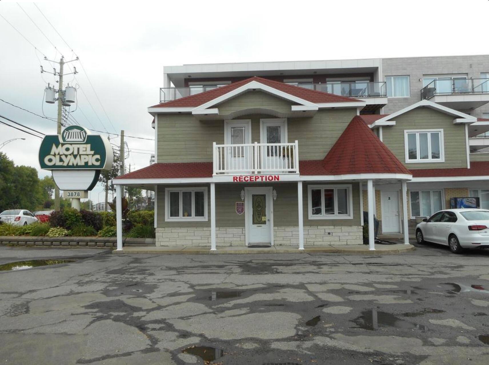 Pour Noël, il offre gratuitement des chambres de motel aux gens dans le